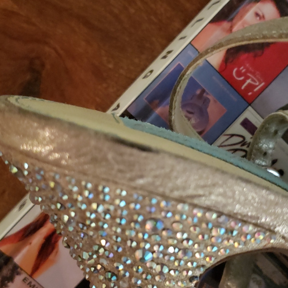 Betsy Johnson Rhinestone bow platforms  8.5 - Picture 6 of 15